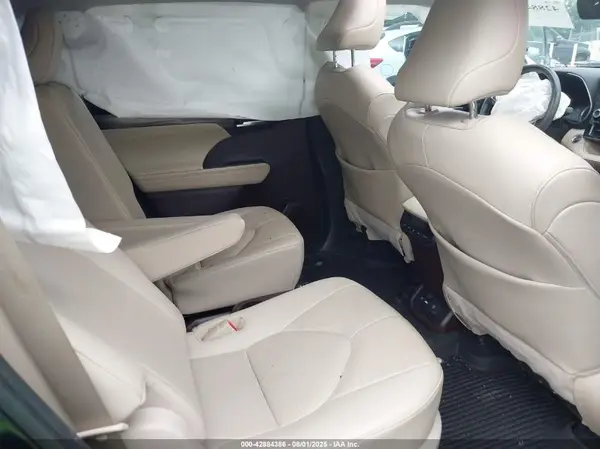 5TDDZRBH2MS539897 2021 TOYOTA HIGHLANDER - Image 8