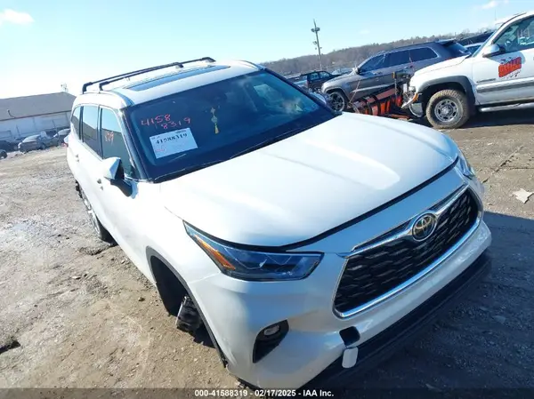 5TDDZRBH2NS161999 2022 TOYOTA HIGHLANDER - Image 1