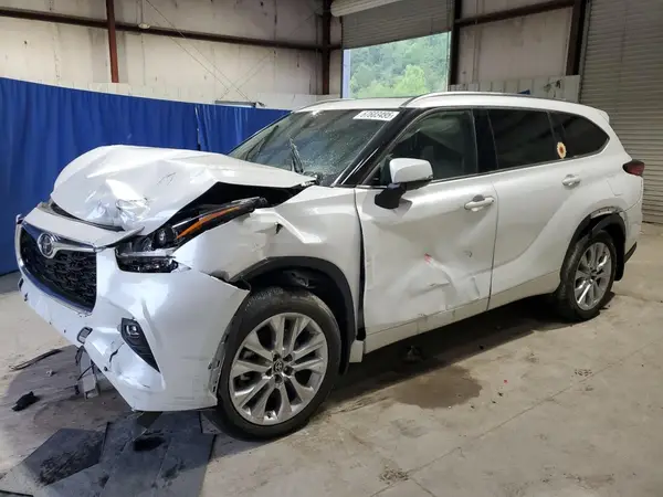5TDDZRBH2NS176972 2022 TOYOTA HIGHLANDER - Image 1