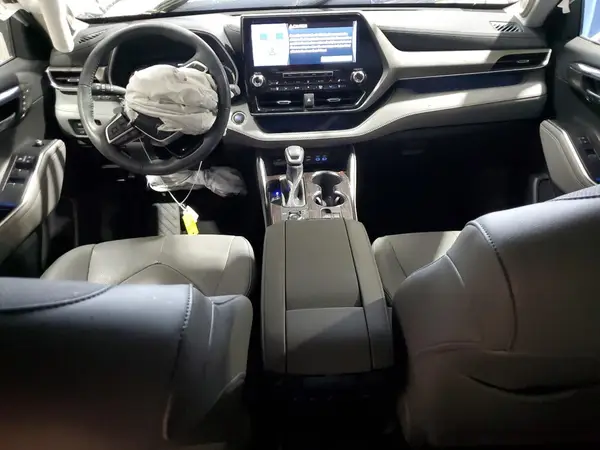 5TDDZRBH2NS176972 2022 TOYOTA HIGHLANDER - Image 8