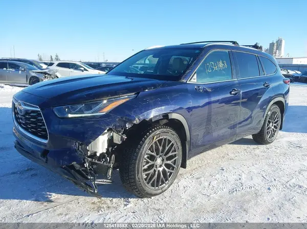 5TDDZRBH2NS209890 2022 TOYOTA HIGHLANDER - Image 2