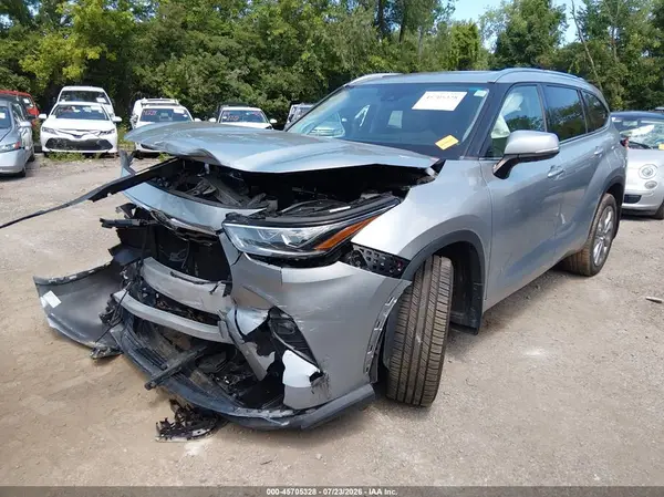 5TDDZRBH3LS015267 2020 TOYOTA HIGHLANDER - Image 2