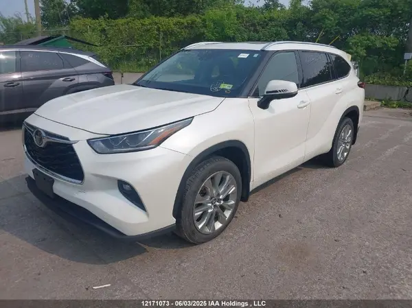 5TDDZRBH3LS018797 2020 TOYOTA HIGHLANDER - Image 2