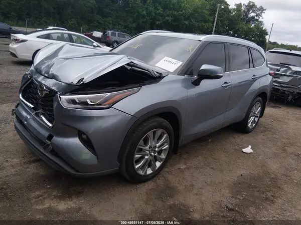 5TDDZRBH3MS077270 2021 TOYOTA HIGHLANDER - Image 2
