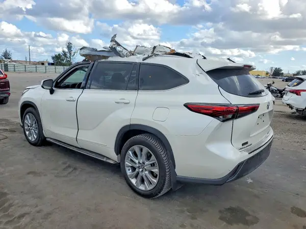 5TDDZRBH3MS083098 2021 TOYOTA HIGHLANDER - Image 2