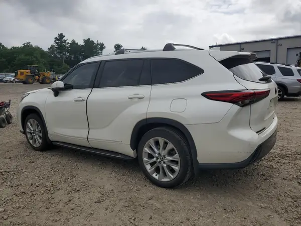 5TDDZRBH3MS084316 2021 TOYOTA HIGHLANDER - Image 2