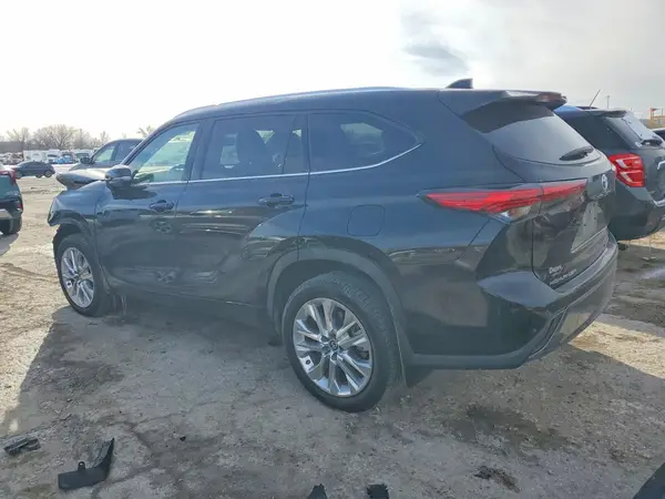 5TDDZRBH3MS085112 2021 TOYOTA HIGHLANDER - Image 2
