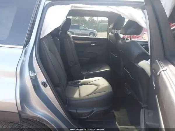 5TDDZRBH3NS247774 2022 TOYOTA HIGHLANDER - Image 8