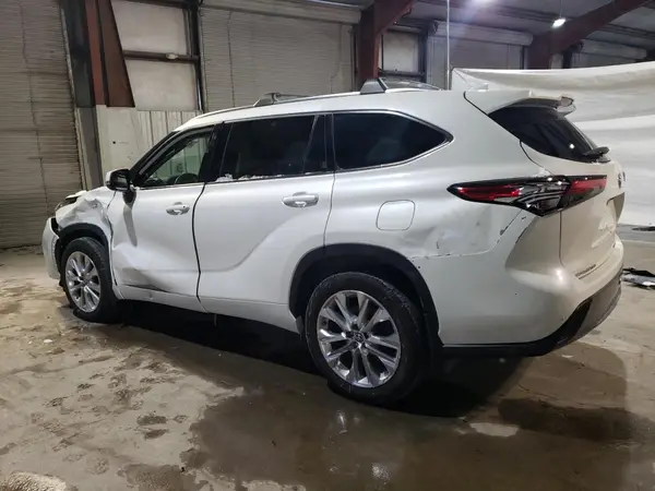 5TDDZRBH4LS010529 2020 TOYOTA HIGHLANDER - Image 2