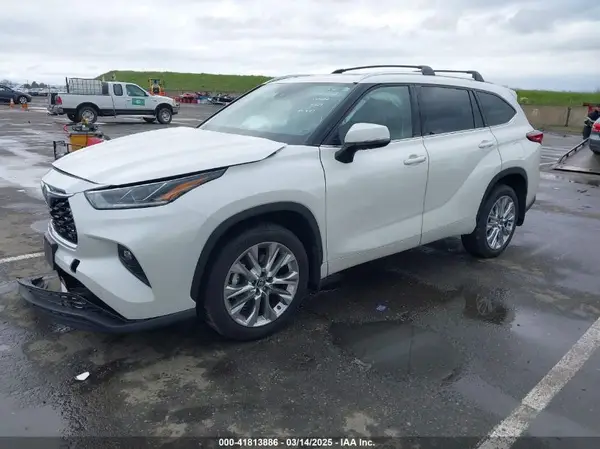 5TDDZRBH4LS044504 2020 TOYOTA HIGHLANDER - Image 2