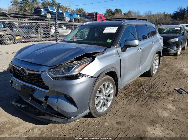 5TDDZRBH4LS053400 2020 TOYOTA HIGHLANDER - Image 2