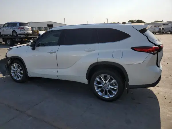 5TDDZRBH4MS532692 2021 TOYOTA HIGHLANDER - Image 2