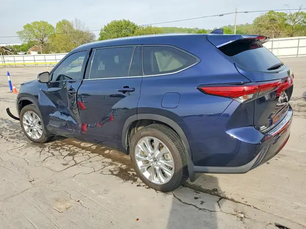5TDDZRBH4MS556524 2021 TOYOTA HIGHLANDER - Image 2
