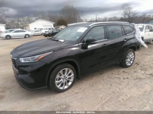 5TDDZRBH4NS212208 2022 TOYOTA HIGHLANDER - Image 2