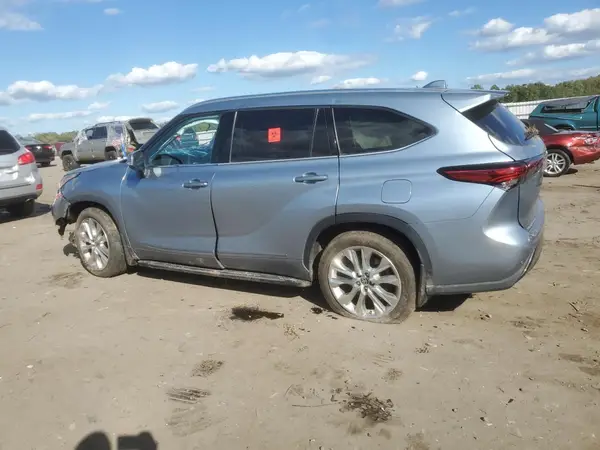 5TDDZRBH4NS219739 2022 TOYOTA HIGHLANDER - Image 2