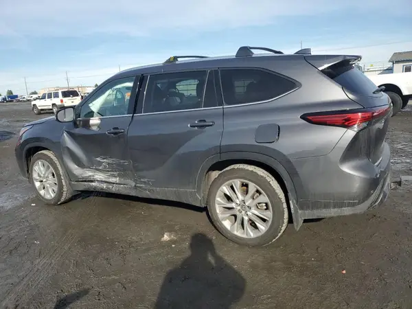 5TDDZRBH4NS233379 2022 TOYOTA HIGHLANDER - Image 2