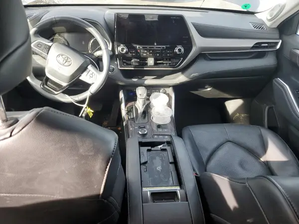 5TDDZRBH4NS233379 2022 TOYOTA HIGHLANDER - Image 8