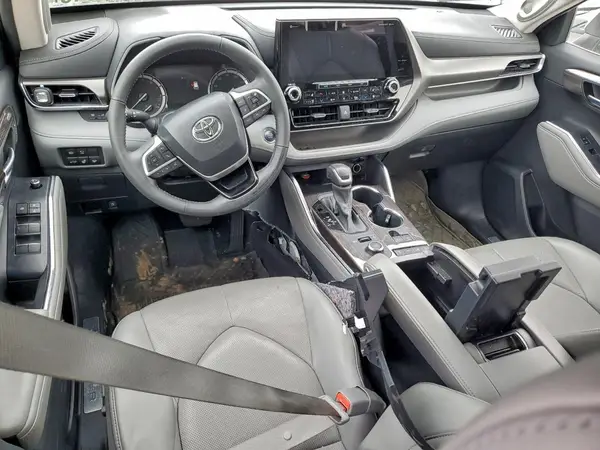 5TDDZRBH4NS587922 2022 TOYOTA HIGHLANDER - Image 8