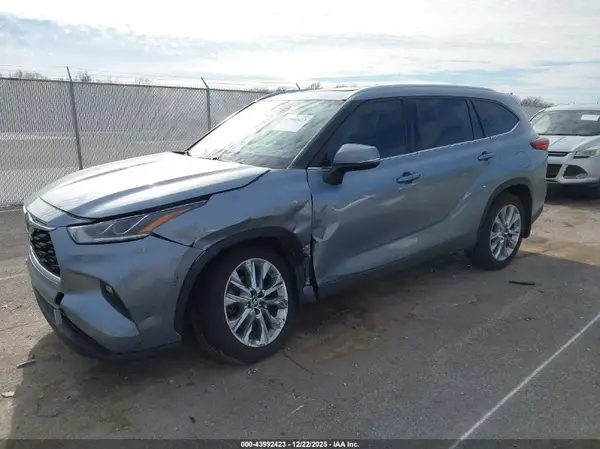 5TDDZRBH5LS006585 2020 TOYOTA HIGHLANDER - Image 2