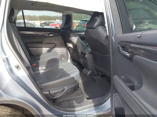 5TDDZRBH5LS006585 2020 TOYOTA HIGHLANDER - Image 8