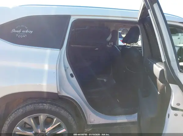 5TDDZRBH5LS024214 2020 TOYOTA HIGHLANDER - Image 8