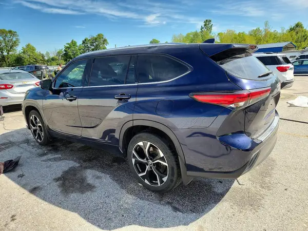 5TDDZRBH5LS036153 2020 TOYOTA HIGHLANDER - Image 2