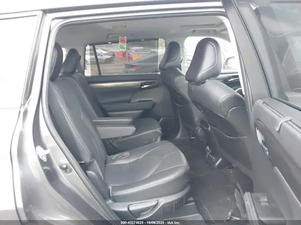5TDDZRBH5MS104646 2021 TOYOTA HIGHLANDER - Image 8