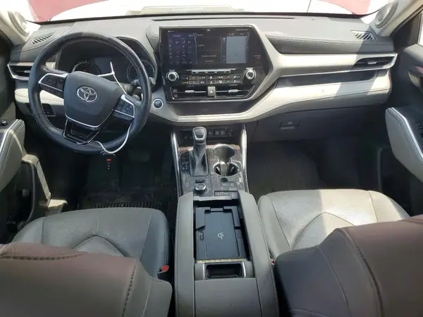 5TDDZRBH5MS525928 2021 TOYOTA HIGHLANDER - Image 8