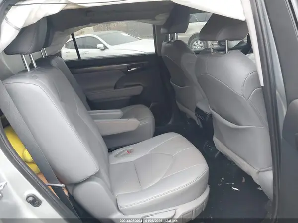 5TDDZRBH5MS534449 2021 TOYOTA HIGHLANDER - Image 8