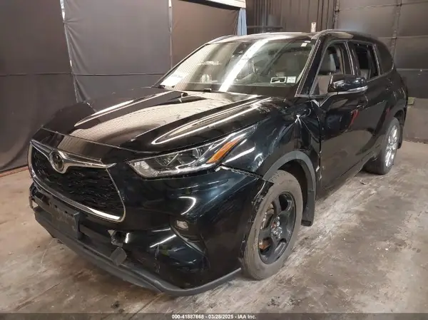 5TDDZRBH5NS165299 2022 TOYOTA HIGHLANDER - Image 2