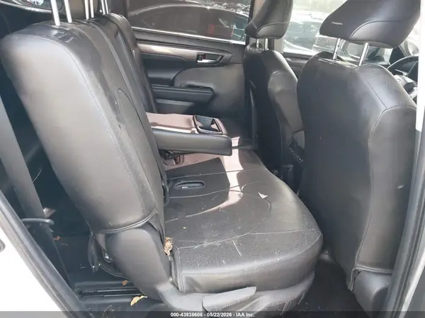 5TDDZRBH5NS168493 2022 TOYOTA HIGHLANDER - Image 8