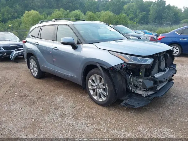 5TDDZRBH5NS200374 2022 TOYOTA HIGHLANDER - Image 1