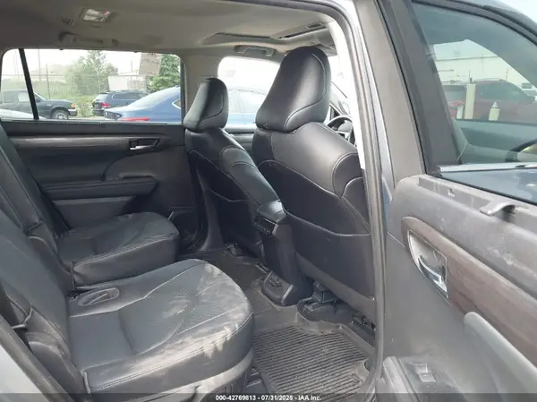 5TDDZRBH5NS200374 2022 TOYOTA HIGHLANDER - Image 8