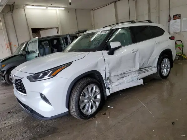5TDDZRBH5NS576749 2022 TOYOTA HIGHLANDER - Image 1