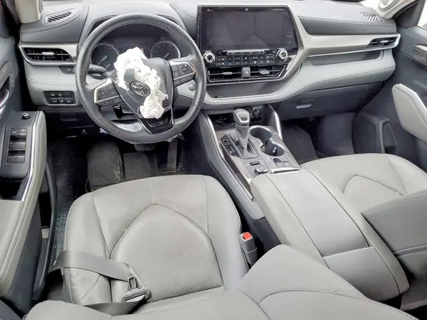5TDDZRBH6LS011357 2020 TOYOTA HIGHLANDER - Image 8