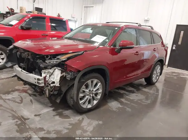 5TDDZRBH6LS014713 2020 TOYOTA HIGHLANDER - Image 2