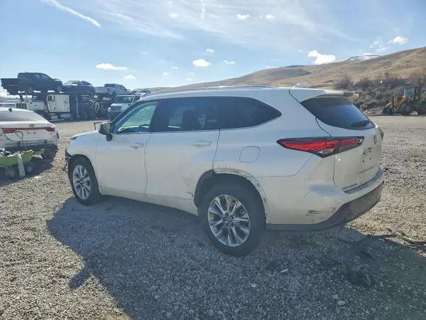 5TDDZRBH6LS050935 2020 TOYOTA HIGHLANDER - Image 2