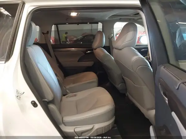 5TDDZRBH6MS123285 2021 TOYOTA HIGHLANDER - Image 8