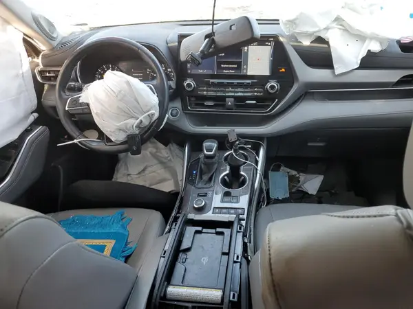 5TDDZRBH6MS138210 2021 TOYOTA HIGHLANDER - Image 8