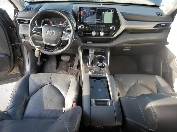 5TDDZRBH6NS168258 2022 TOYOTA HIGHLANDER - Image 8