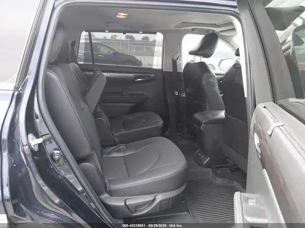 5TDDZRBH6NS182676 2022 TOYOTA HIGHLANDER - Image 8