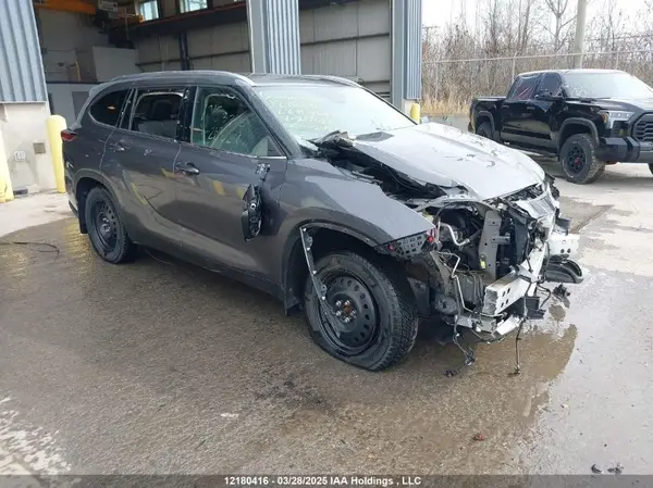 5TDDZRBH6NS217524 2022 TOYOTA HIGHLANDER - Image 1