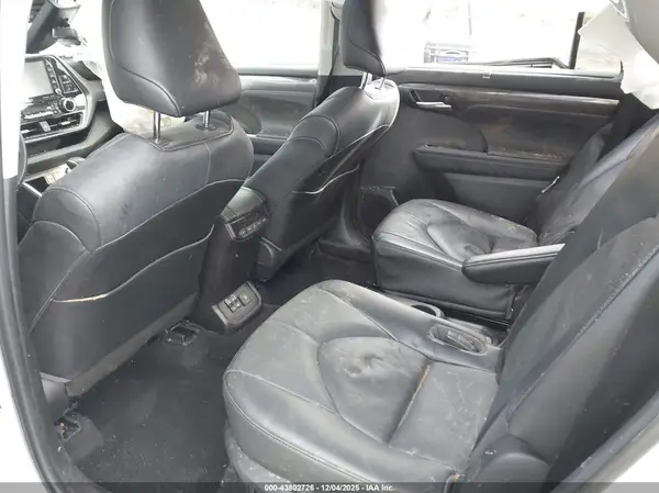 5TDDZRBH6NS594029 2022 TOYOTA HIGHLANDER - Image 8