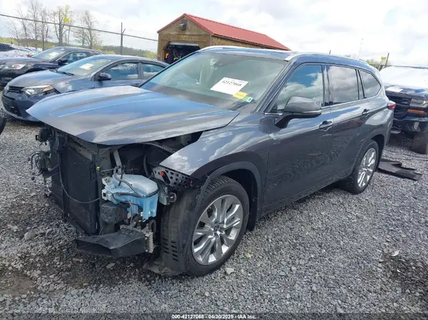 5TDDZRBH7LS015529 2020 TOYOTA HIGHLANDER - Image 2