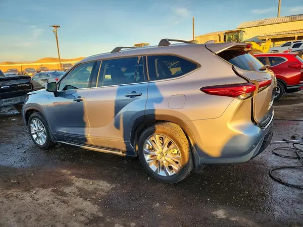 5TDDZRBH7LS020164 2020 TOYOTA HIGHLANDER - Image 2