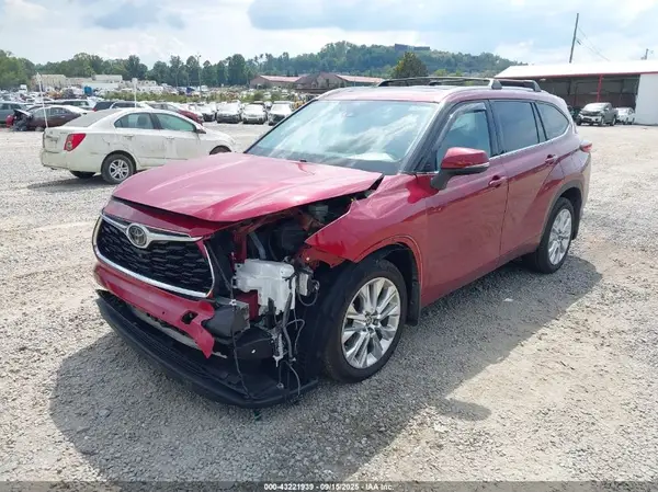 5TDDZRBH7MS079698 2021 TOYOTA HIGHLANDER - Image 2