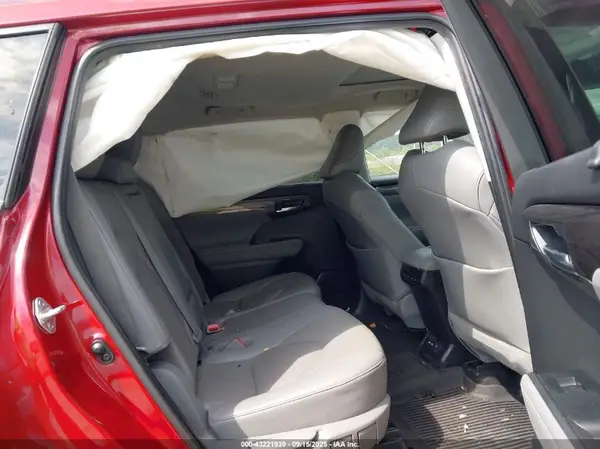 5TDDZRBH7MS079698 2021 TOYOTA HIGHLANDER - Image 8