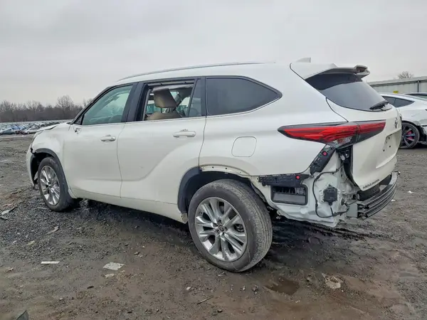 5TDDZRBH7MS094380 2021 TOYOTA HIGHLANDER - Image 2