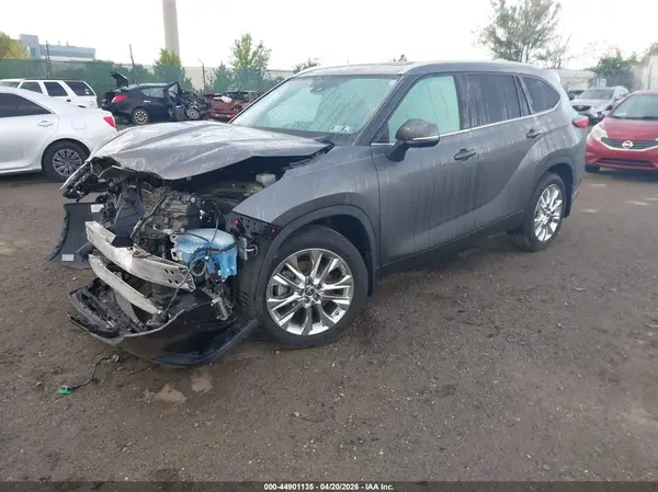 5TDDZRBH7MS121349 2021 TOYOTA HIGHLANDER - Image 2