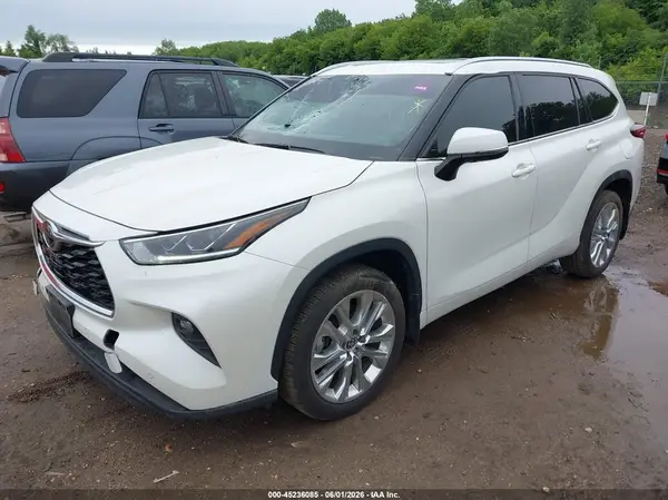 5TDDZRBH7MS524649 2021 TOYOTA HIGHLANDER - Image 2